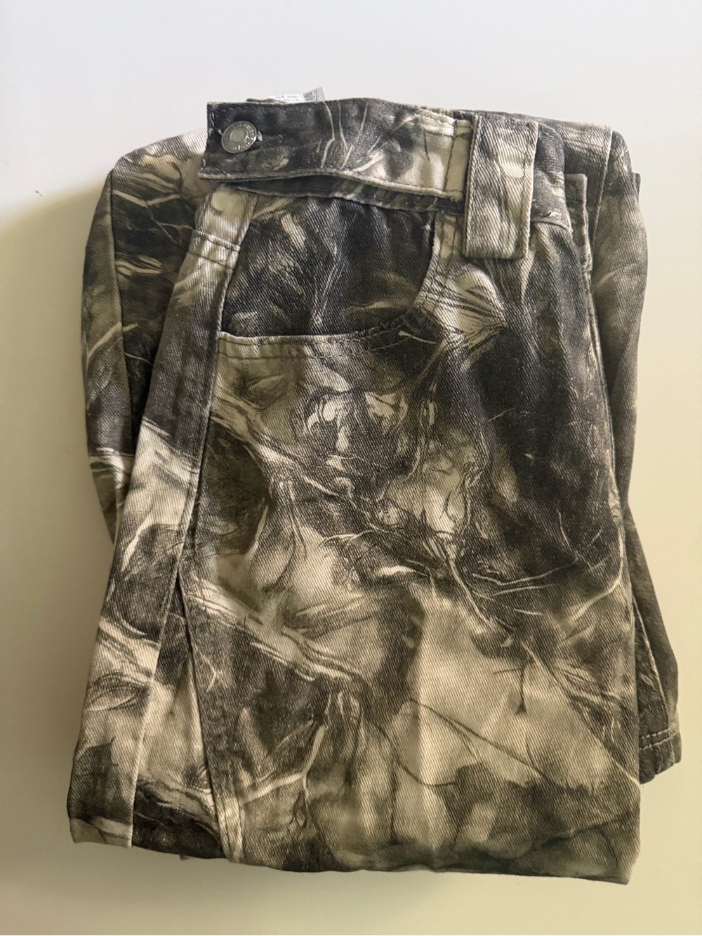 SHEIN Women's camo-Print oversized Jeans